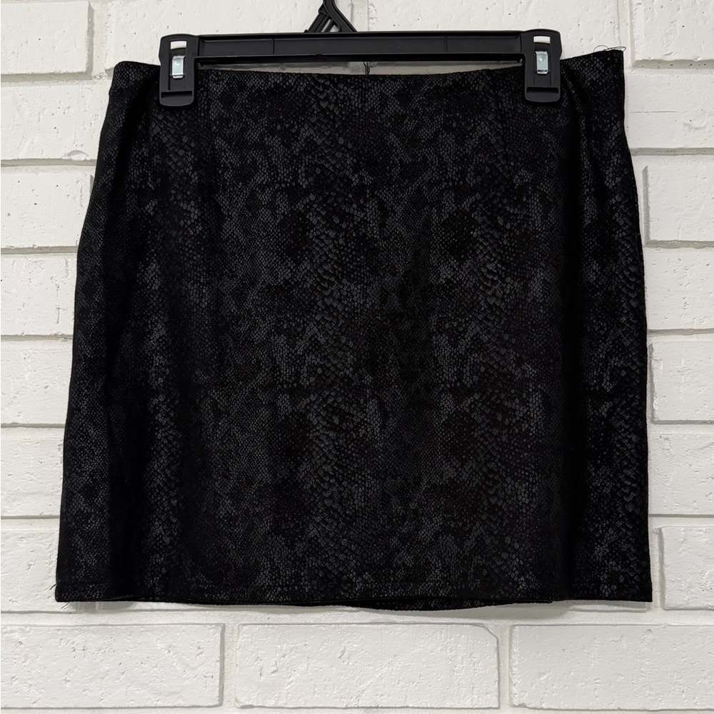 She + Sky Black Mini Skirt Snake Print | Size M
